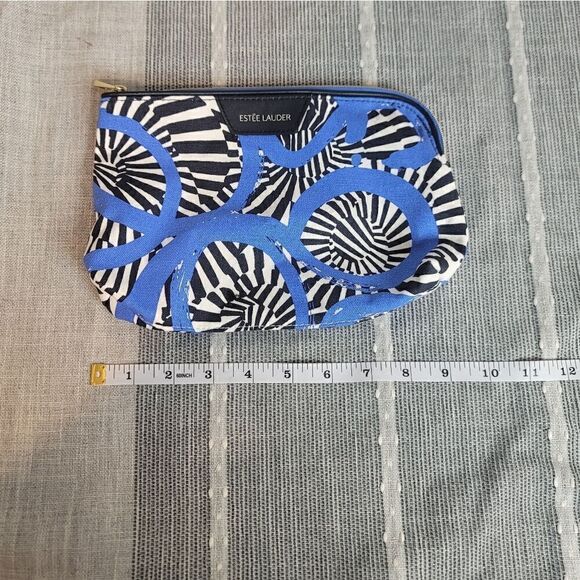 🎄5/$25🎄ESTĒE LAUDER Makeup Pouch - Picture 5 of 8